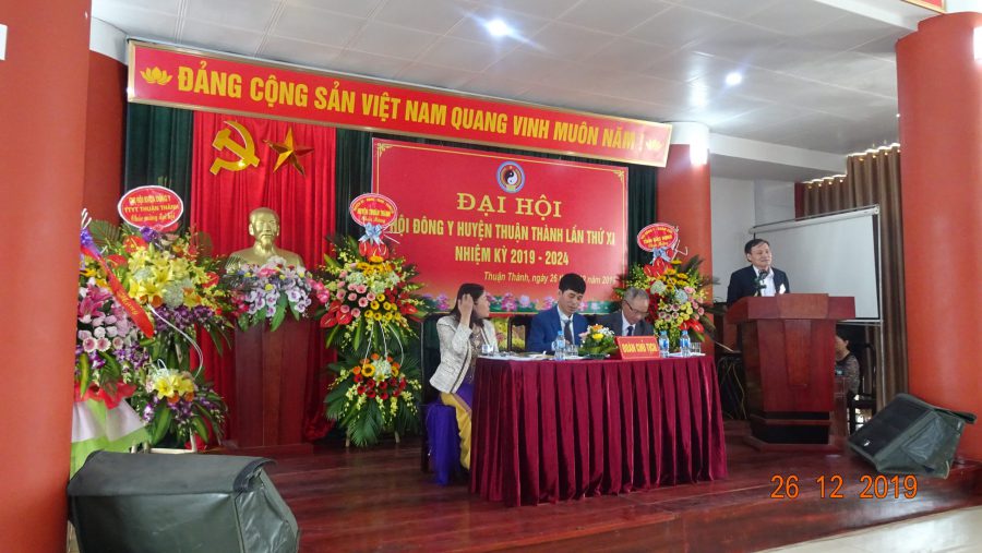 Ông Lê Văn Nho Phó chủ tịch huyện phát biểu tại đại hội